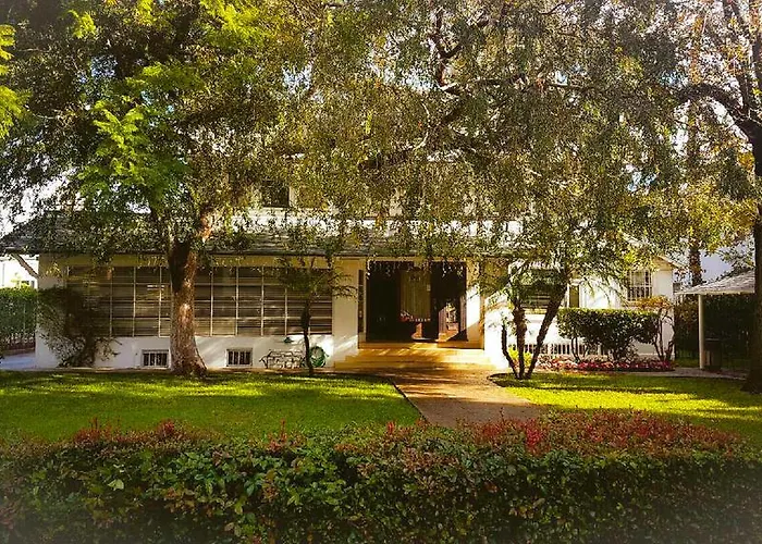 Orange Drive Hostel (Adults Only)